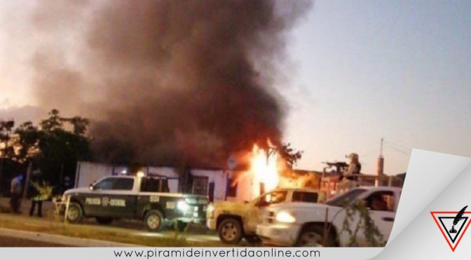 Comando secuestra a un joven e incendia casa con dos niños adentro