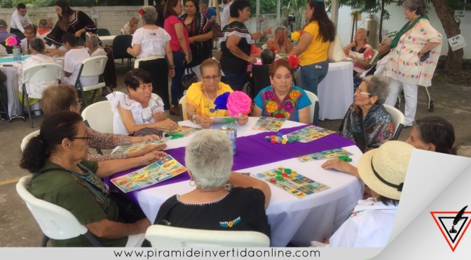 Celebran abuelitos de casa de cuidado diario las fiestas patriap