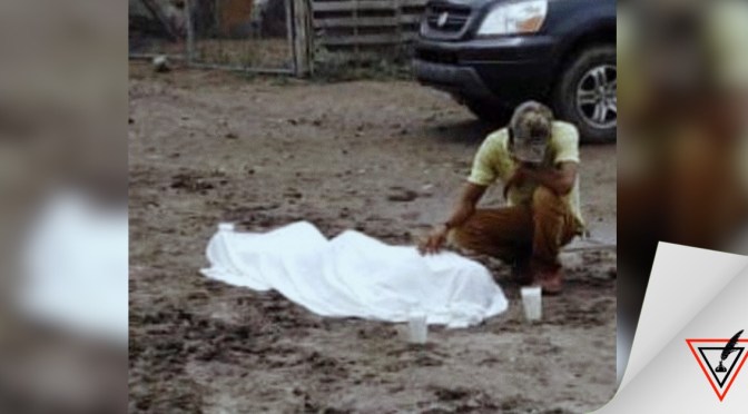 Cae rayo sobre un hombre mientras caminaba