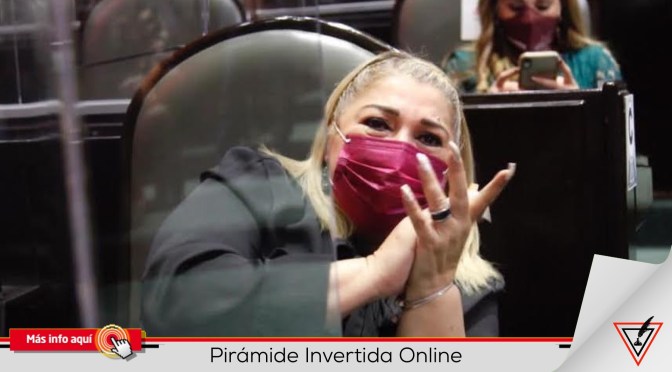 Vota Adriana Lozano a favor de ley de juicio político