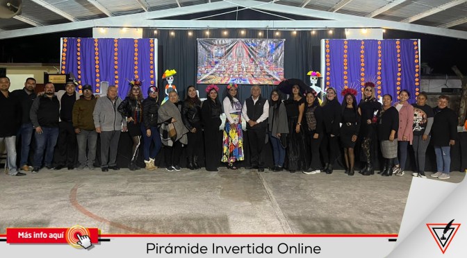 Primaria General Lázaro Cárdenas conmemora el Día de Muertos junto con alumnos y padres de familia.