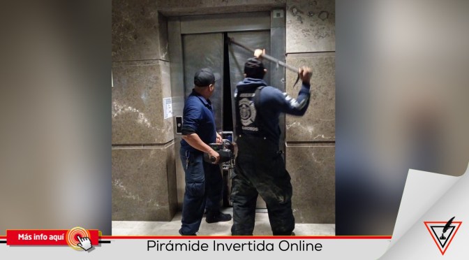 Bomberos de Matamoros Rescatan a Ocho Personas Atrapadas en Elevador de Clínica del IMSS